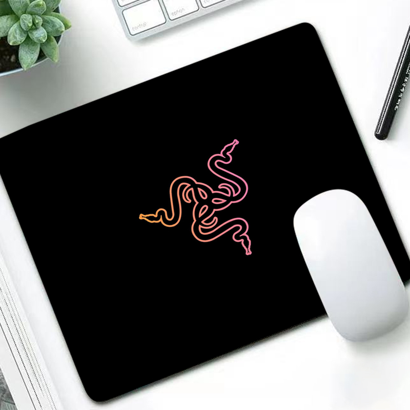 Razer Luxury Mouse Pad Anime G - đánh giá và giá Pc Gaming Nzxt